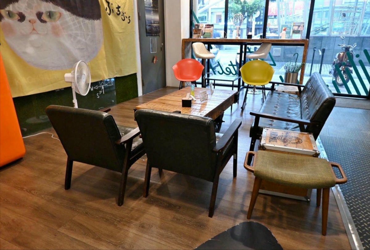 高雄市新興區住宿推薦｜承億文旅小承輕旅｜風格設計旅宿，步行可達六合夜市，美麗島捷運站旁，吃喝玩樂一應俱全之小承輕旅入住心得！