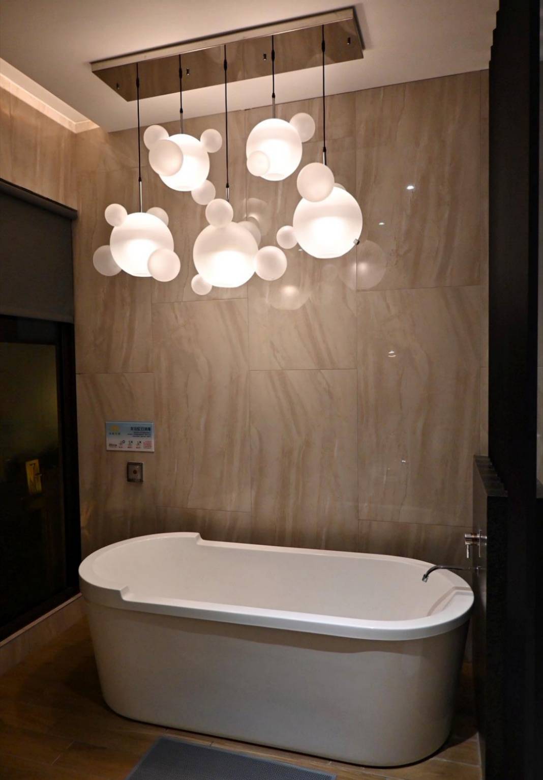 台中市西屯區住宿推薦｜朵茉行館DoMo Hotel｜再訪豪宅式藝術酒店，一泊一食朵茉半島房型開箱分享，體驗台中質感住宿首選！