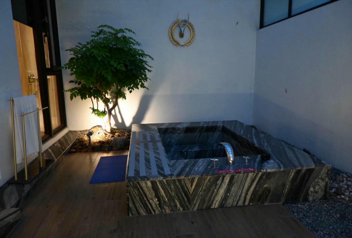 台中市西屯區住宿推薦｜朵茉行館DoMo Hotel｜再訪豪宅式藝術酒店，一泊一食朵茉半島房型開箱分享，體驗台中質感住宿首選！