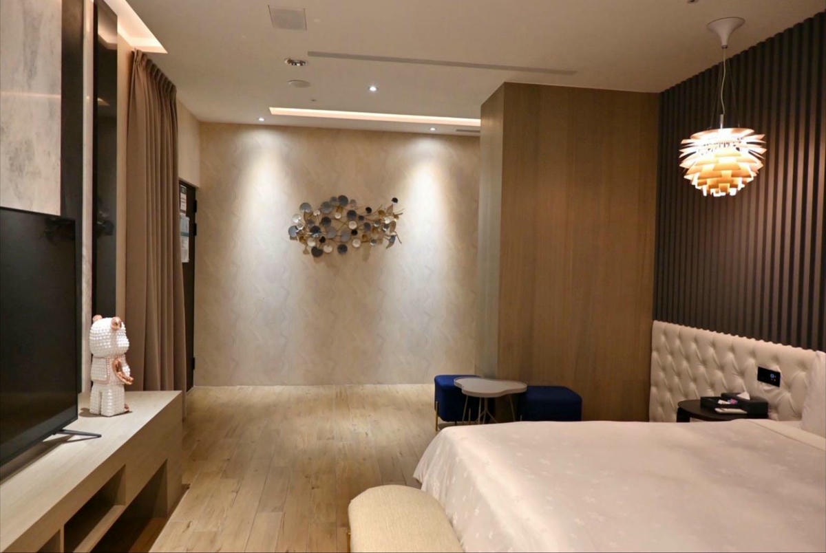 台中市西屯區住宿推薦｜朵茉行館DoMo Hotel｜再訪豪宅式藝術酒店，一泊一食朵茉半島房型開箱分享，體驗台中質感住宿首選！