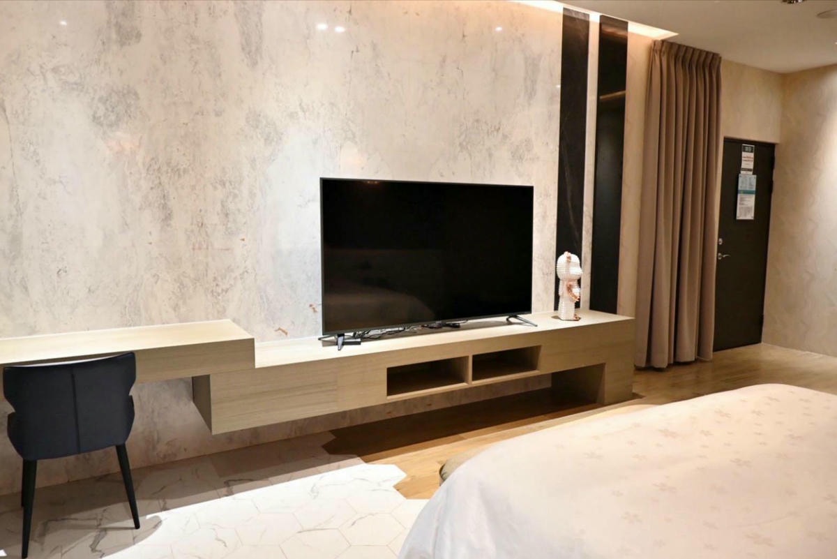 台中市西屯區住宿推薦｜朵茉行館DoMo Hotel｜再訪豪宅式藝術酒店，一泊一食朵茉半島房型開箱分享，體驗台中質感住宿首選！