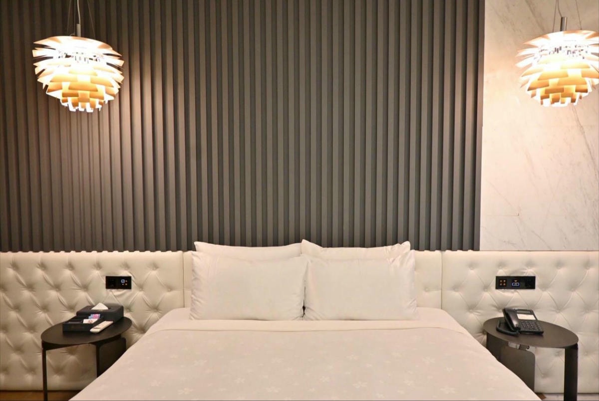 台中市西屯區住宿推薦｜朵茉行館DoMo Hotel｜再訪豪宅式藝術酒店，一泊一食朵茉半島房型開箱分享，體驗台中質感住宿首選！