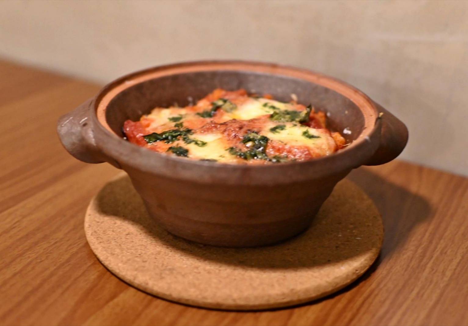 台中異國料理推薦｜台中市西區居無定所餐廳｜主廚匠心手作海鮮、唐揚雞、鴨胸、釜飯、特調飲品，創意美食饗宴，讓人一吃成主顧！