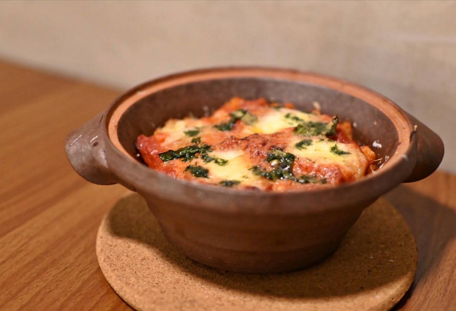 台中異國料理推薦｜台中市西區居無定所餐廳｜主廚匠心手作海鮮、唐揚雞、鴨胸、釜飯、特調飲品，創意美食饗宴，讓人一吃成主顧！