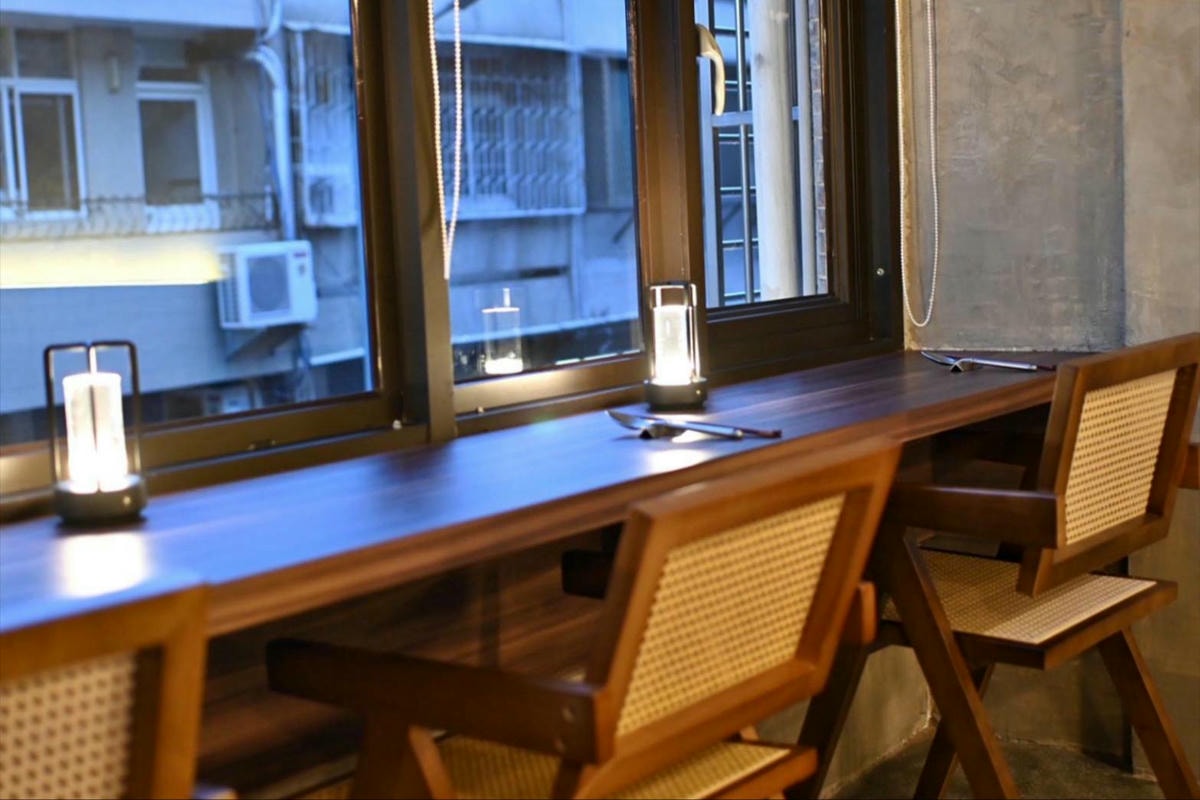 台中異國料理推薦｜台中市西區居無定所餐廳｜主廚匠心手作海鮮、唐揚雞、鴨胸、釜飯、特調飲品，創意美食饗宴，讓人一吃成主顧！