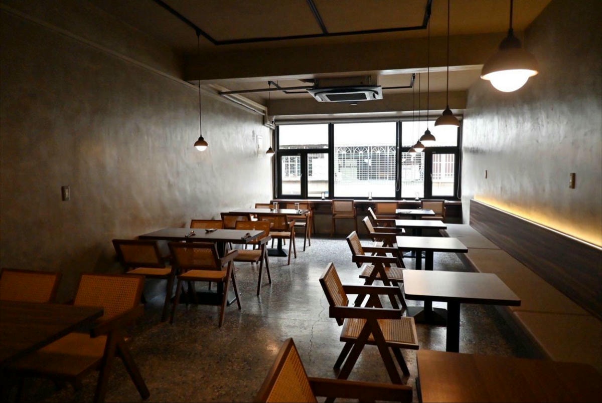 台中異國料理推薦｜台中市西區居無定所餐廳｜主廚匠心手作海鮮、唐揚雞、鴨胸、釜飯、特調飲品，創意美食饗宴，讓人一吃成主顧！