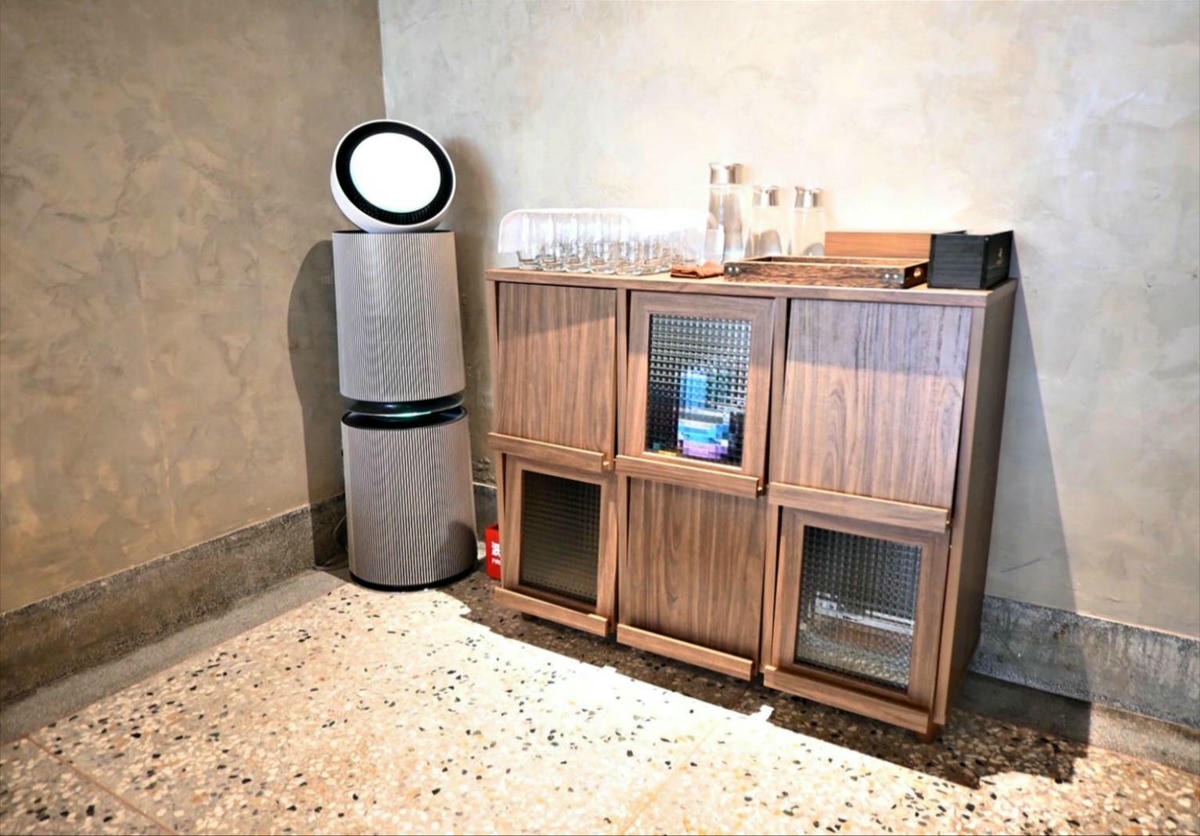 台中異國料理推薦｜台中市西區居無定所餐廳｜主廚匠心手作海鮮、唐揚雞、鴨胸、釜飯、特調飲品，創意美食饗宴，讓人一吃成主顧！