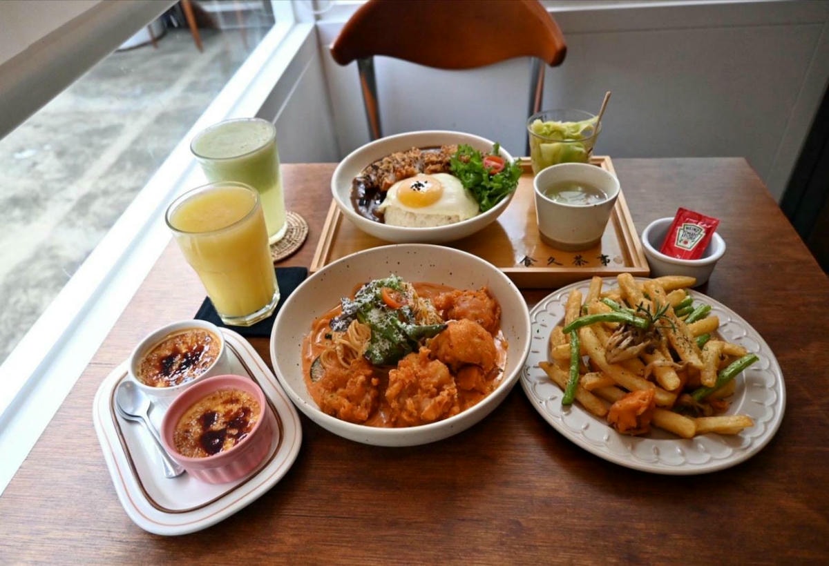 台中義式料理推薦｜台中市大里區食久。茶事｜溫馨綠意貨櫃屋餐廳，義大利麵、甜點、特調飲品通通有，一吃成癮、流連忘返的創意料理！