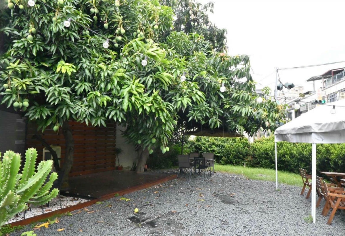 台中義式料理推薦｜台中市大里區食久。茶事｜溫馨綠意貨櫃屋餐廳，義大利麵、甜點、特調飲品通通有，一吃成癮、流連忘返的創意料理！