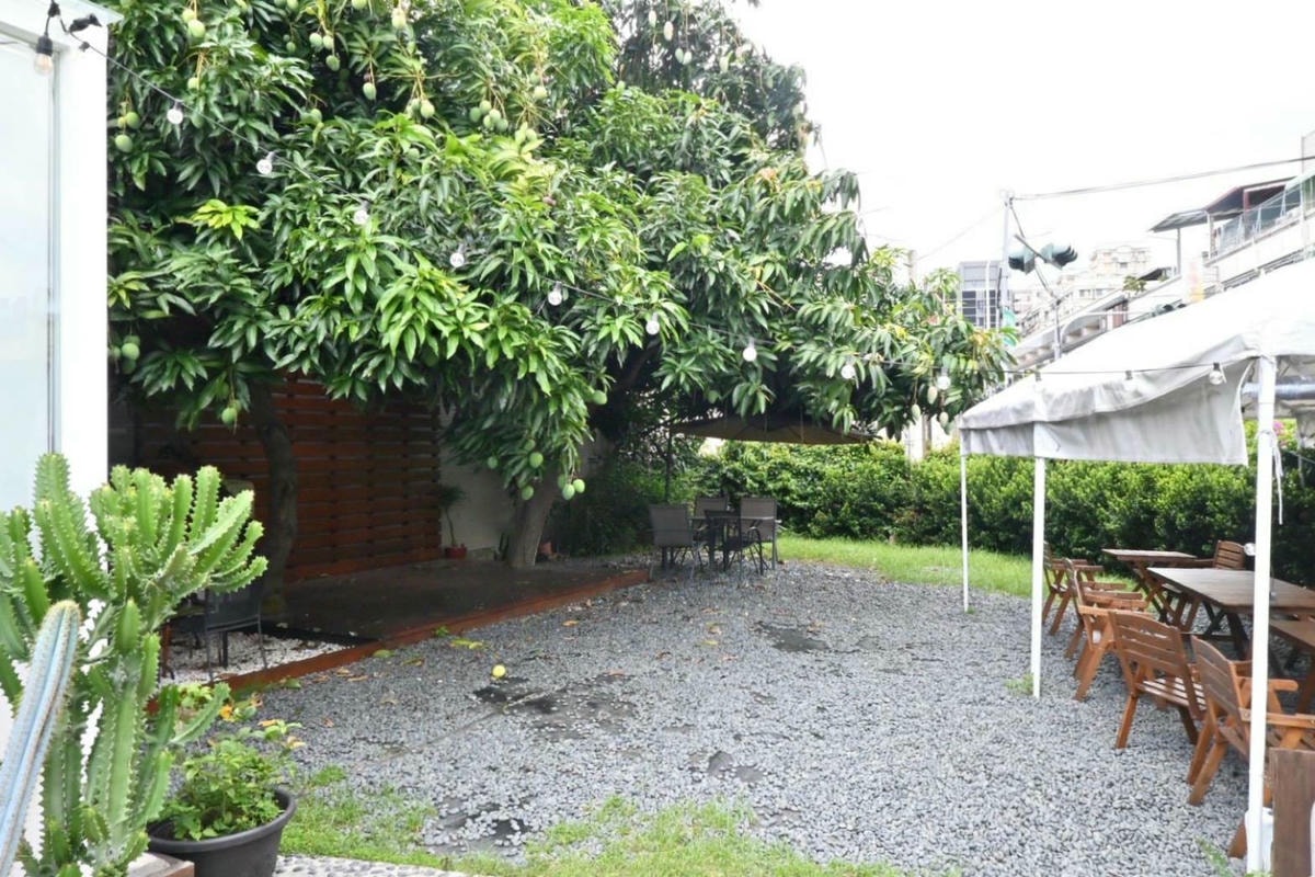 台中義式料理推薦｜台中市大里區食久。茶事｜溫馨綠意貨櫃屋餐廳，義大利麵、甜點、特調飲品通通有，一吃成癮、流連忘返的創意料理！