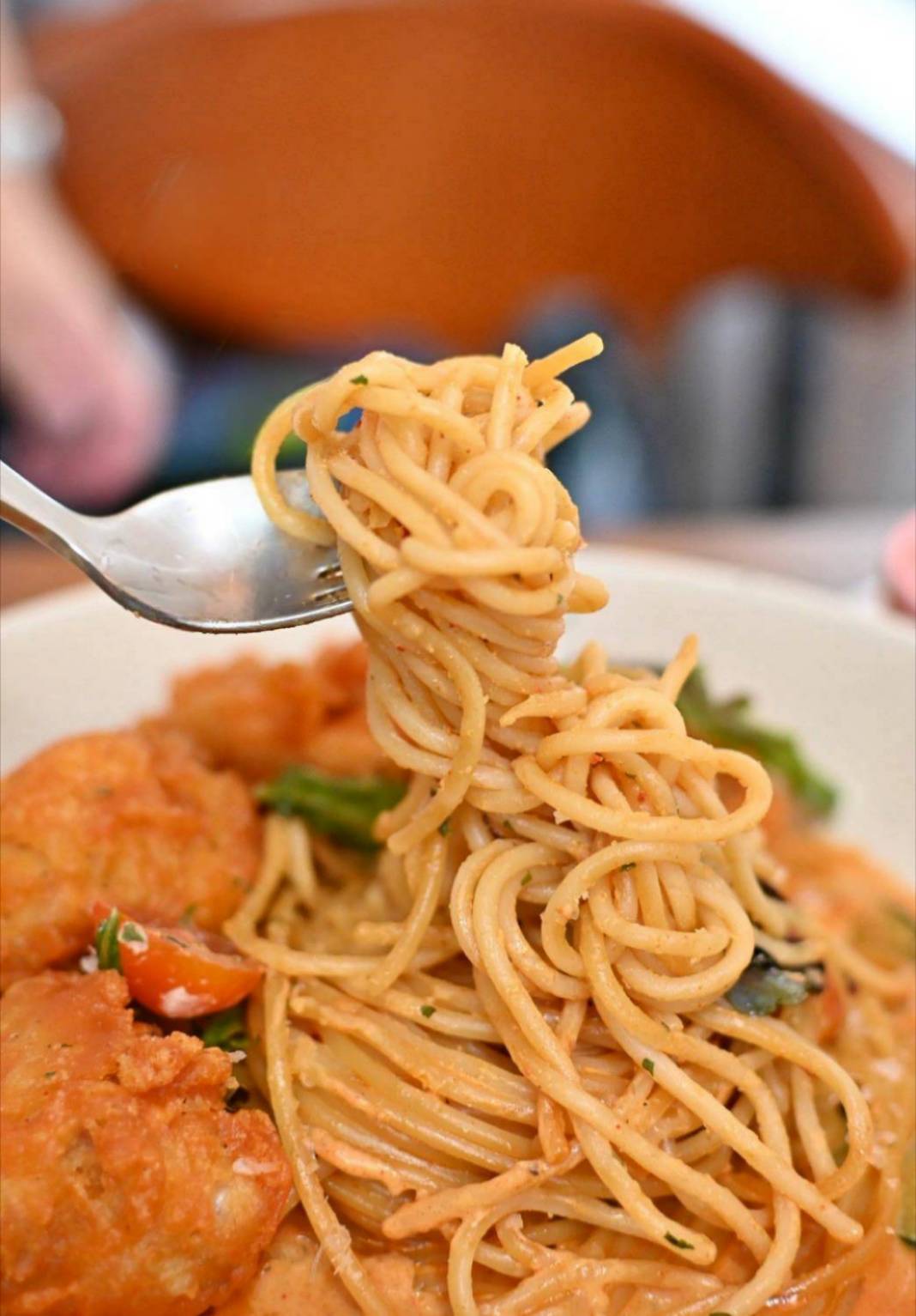 台中義式料理推薦｜台中市大里區食久。茶事｜溫馨綠意貨櫃屋餐廳，義大利麵、甜點、特調飲品通通有，一吃成癮、流連忘返的創意料理！