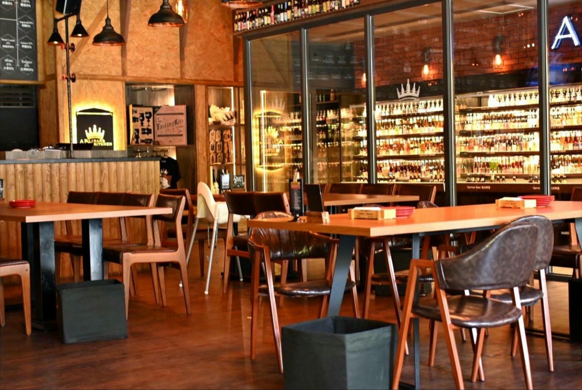 台中餐酒館推薦｜台中市西區ABV Bar & Kitchen地中海餐酒館台中概念店｜全台唯一700款啤酒長廊，主打地中海料理，創意歐陸美味饗宴，一吃就愛上！