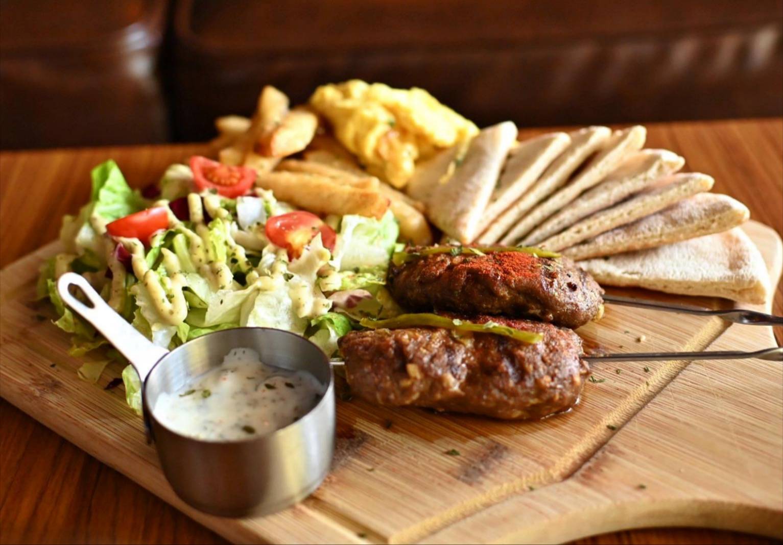 台中餐酒館推薦｜台中市西區ABV Bar & Kitchen地中海餐酒館台中概念店｜全台唯一700款啤酒長廊，主打地中海料理，創意歐陸美味饗宴，一吃就愛上！