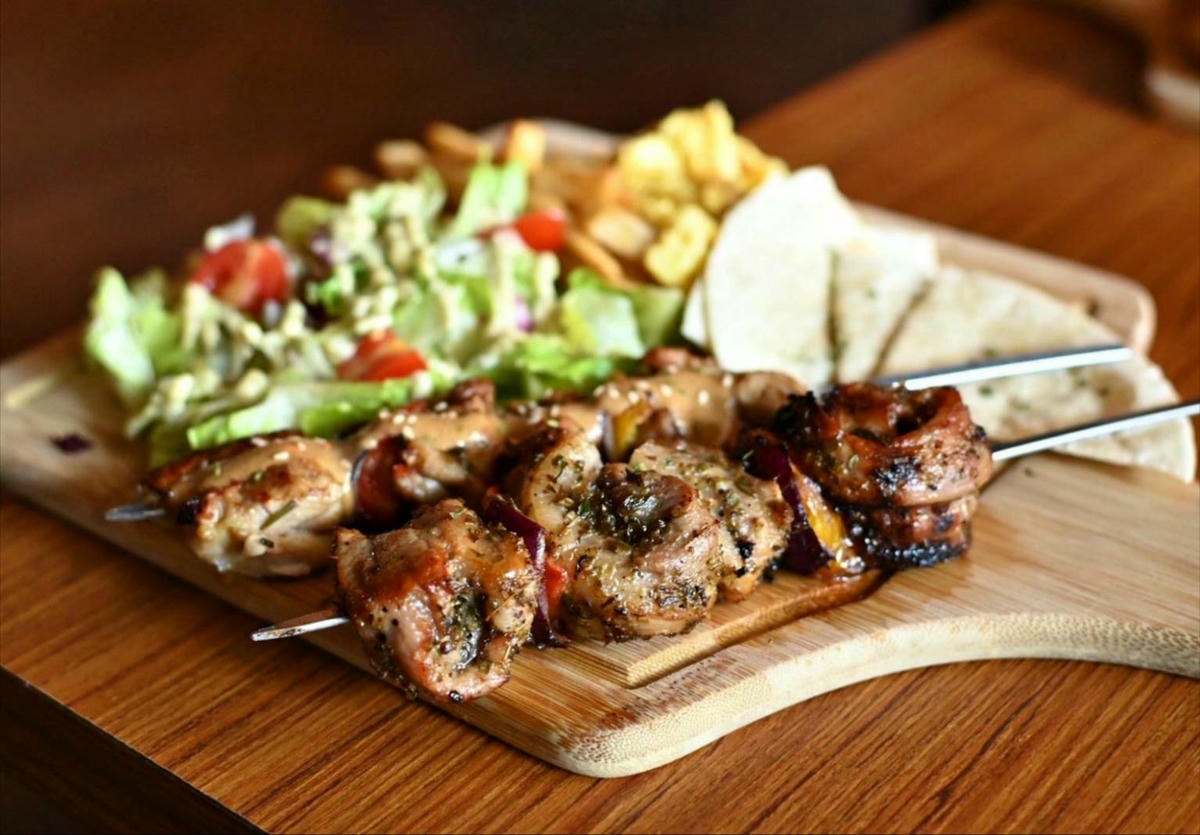 台中餐酒館推薦｜台中市西區ABV Bar & Kitchen地中海餐酒館台中概念店｜全台唯一700款啤酒長廊，主打地中海料理，創意歐陸美味饗宴，一吃就愛上！