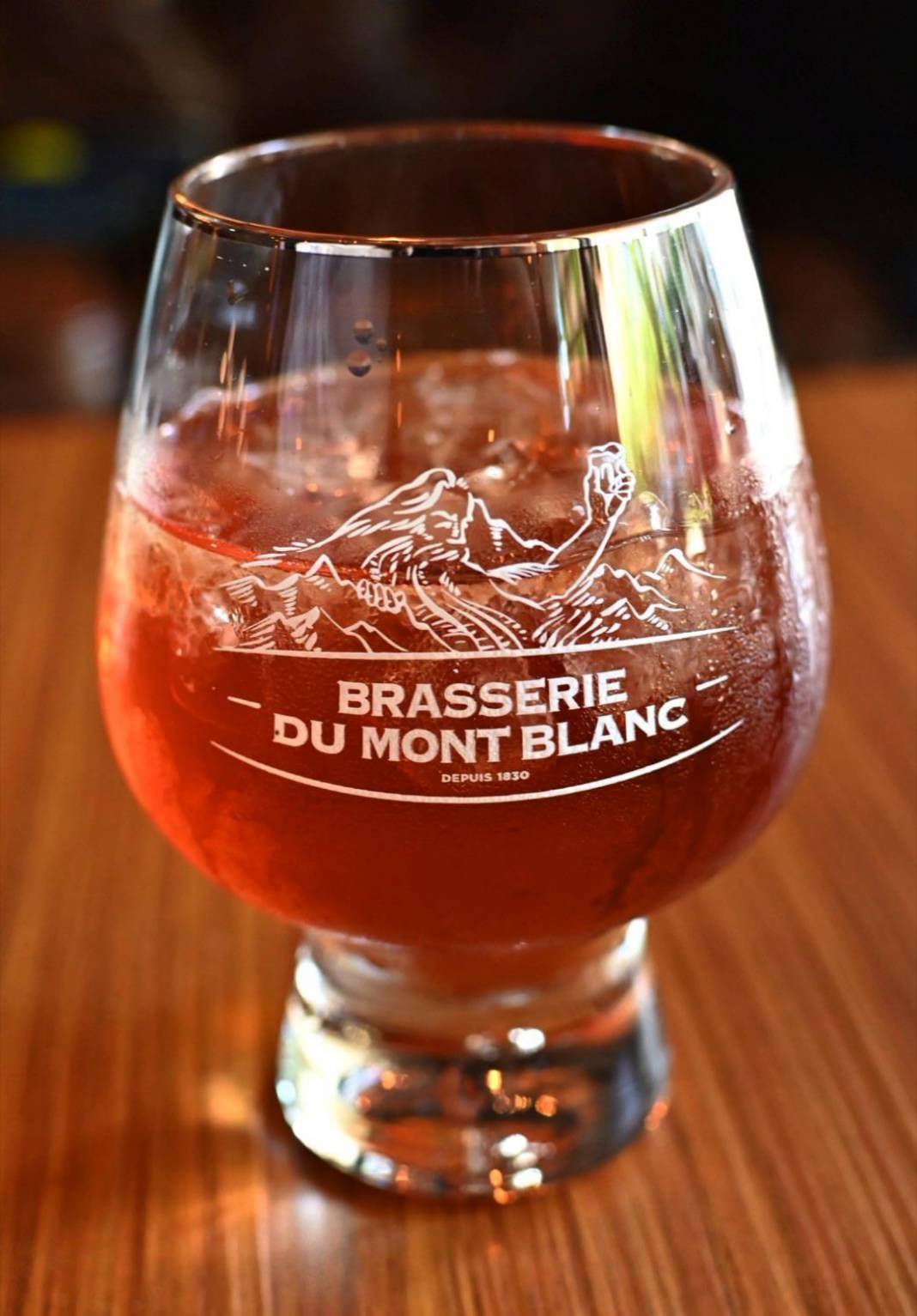 台中餐酒館推薦｜台中市西區ABV Bar & Kitchen地中海餐酒館台中概念店｜全台唯一700款啤酒長廊，主打地中海料理，創意歐陸美味饗宴，一吃就愛上！