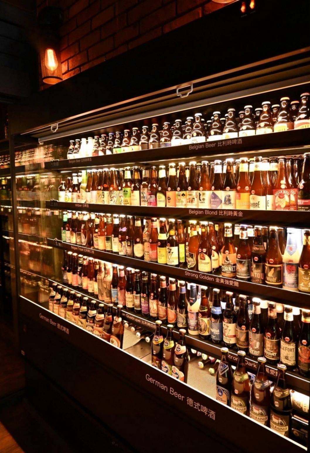 台中餐酒館推薦｜台中市西區ABV Bar & Kitchen地中海餐酒館台中概念店｜全台唯一700款啤酒長廊，主打地中海料理，創意歐陸美味饗宴，一吃就愛上！