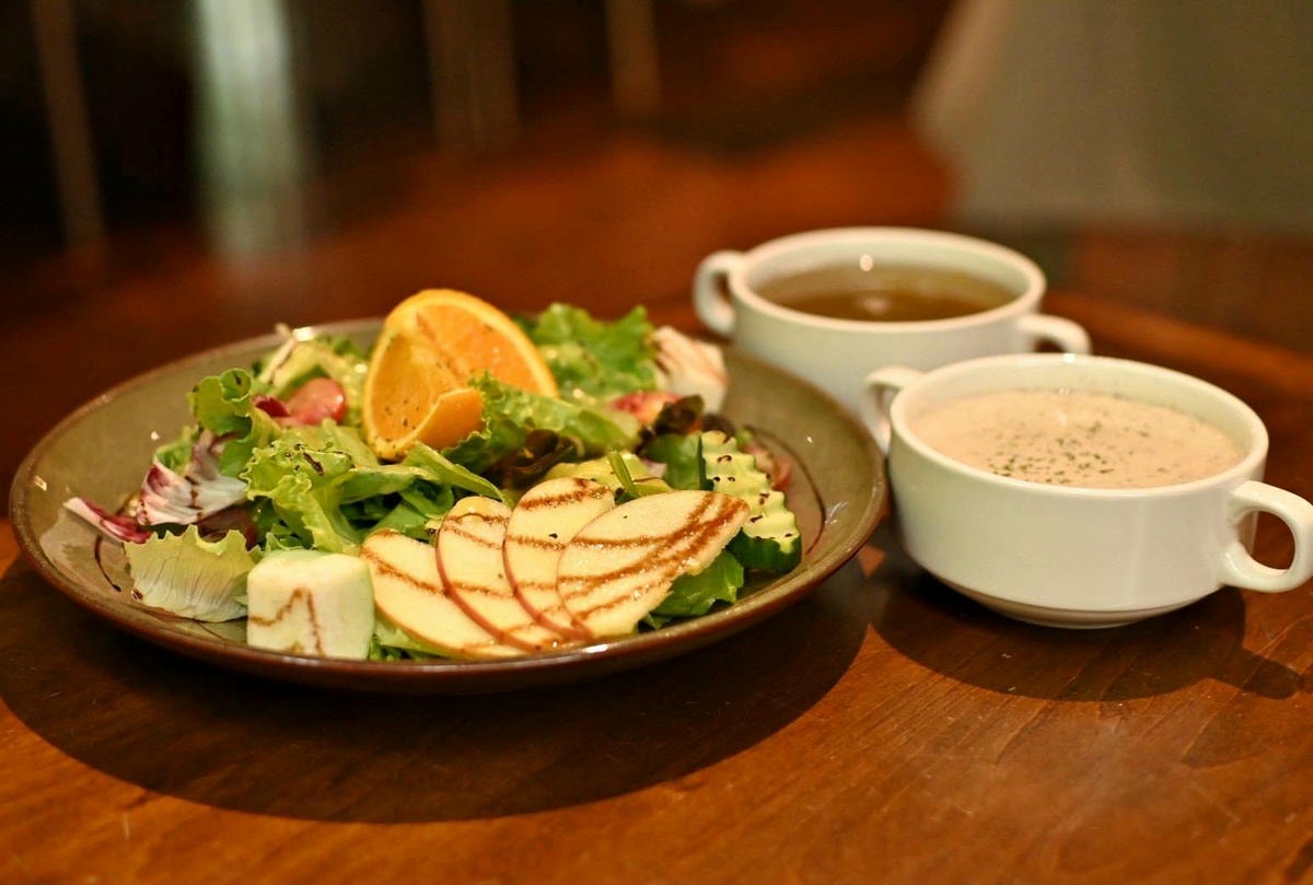 台中異國料理推薦｜台中市北屯區綠萼159 地中海南法料理｜全台唯一兔奴俱樂部，寵物友善餐廳，主打地中海南法料理，創意味蕾饗宴一吃就上癮！