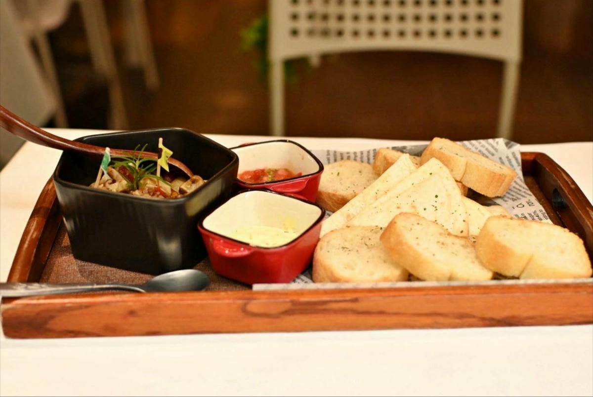 台中異國料理推薦｜台中市北屯區綠萼159 地中海南法料理｜全台唯一兔奴俱樂部，寵物友善餐廳，主打地中海南法料理，創意味蕾饗宴一吃就上癮！