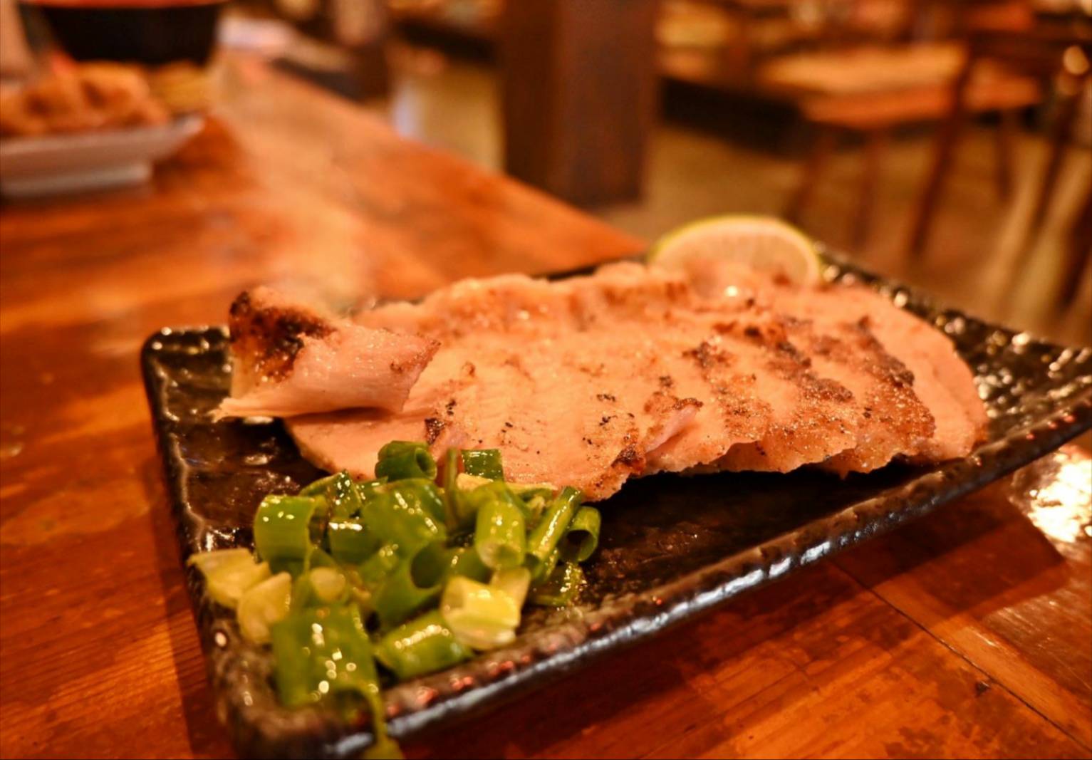 台南居酒屋推薦｜台南市新市區番居酒屋｜串燒炸物、關東煮飯麵小品，日式創意料理饗宴，CP值爆棚、回訪率高，深受在地人喜愛！