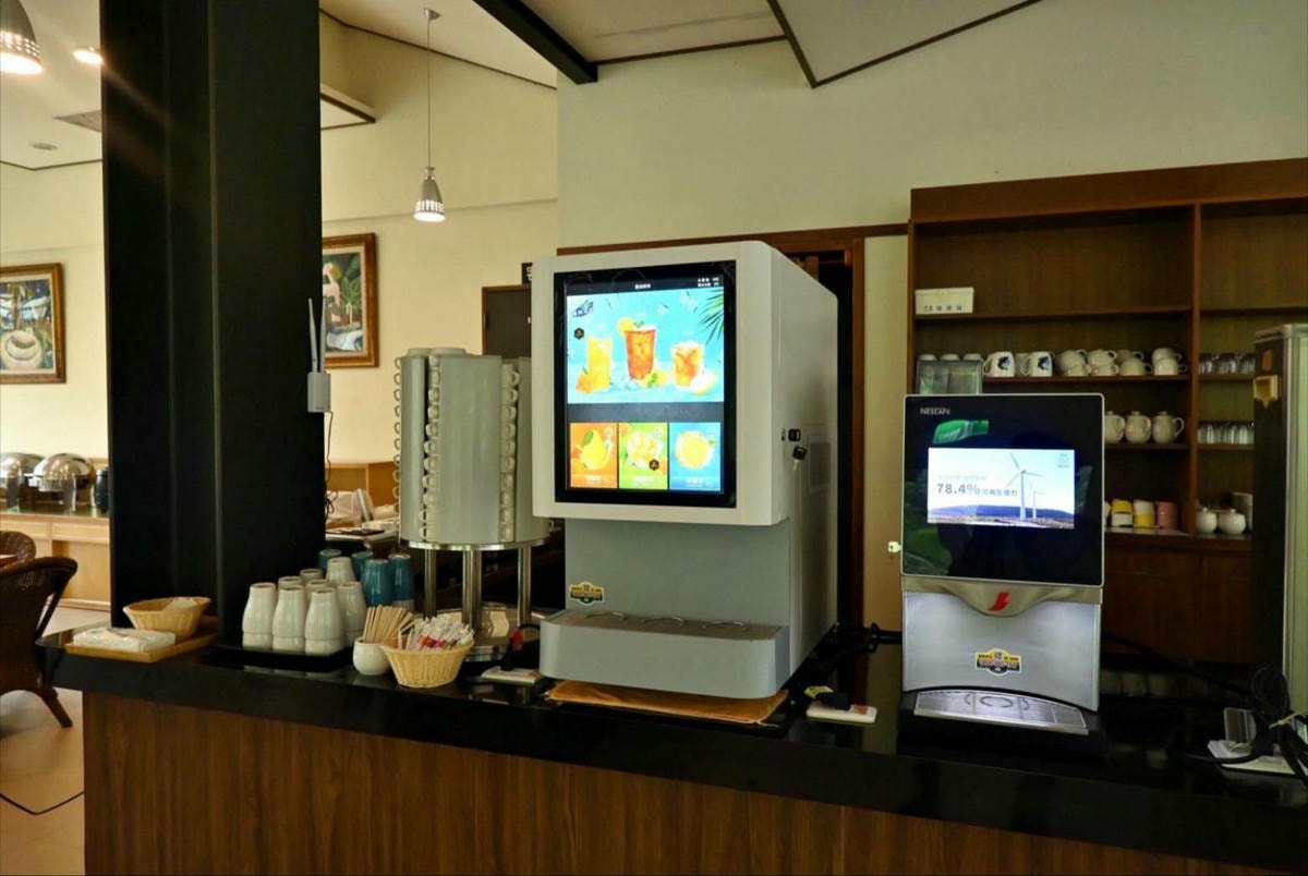 新竹縣尖石鄉溫泉會館推薦｜新月塢溫泉會館｜夜湯含早餐點心吧、可愛動物餵食體驗、附停車位，林木環繞泡湯放鬆，夜湯房型一次滿足！