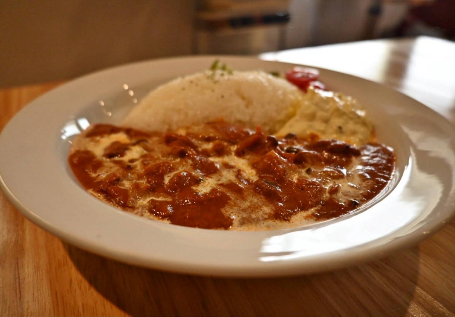 新竹咖啡廳推薦｜新竹市北區招財咖啡｜每日限量人氣餐點與手作甜點，水豚君與多隻貓咪陪伴，貓咪控必訪，甜點控一吃就愛上！