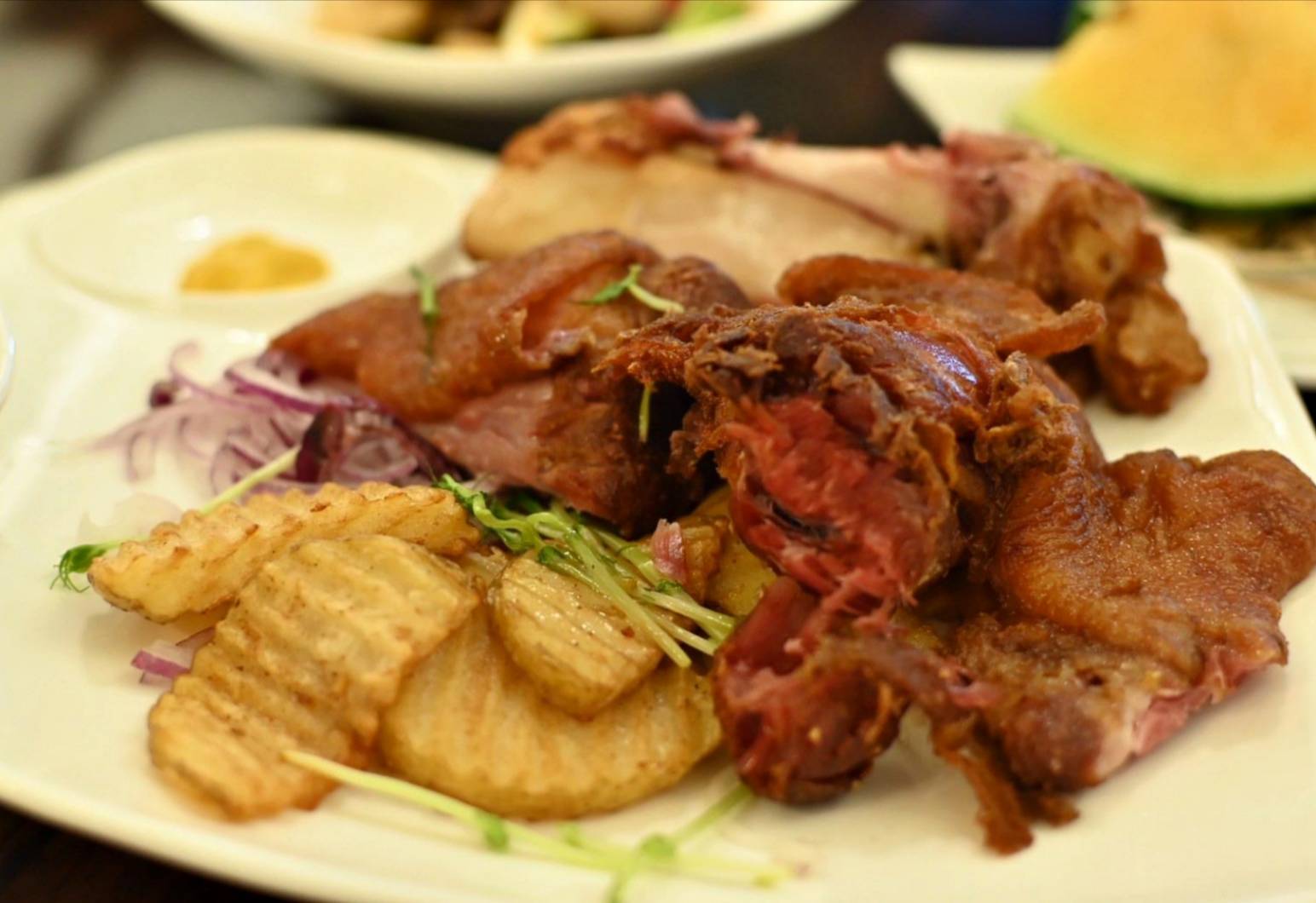 彰化縣埤頭鄉無菜單料理推薦｜燒味鮮私房菜無菜單料理｜主廚匠心手作海鮮豚物鮮蔬炊飯，搭配特調飲品私房美饌，創意饗宴讓人一試成主顧！