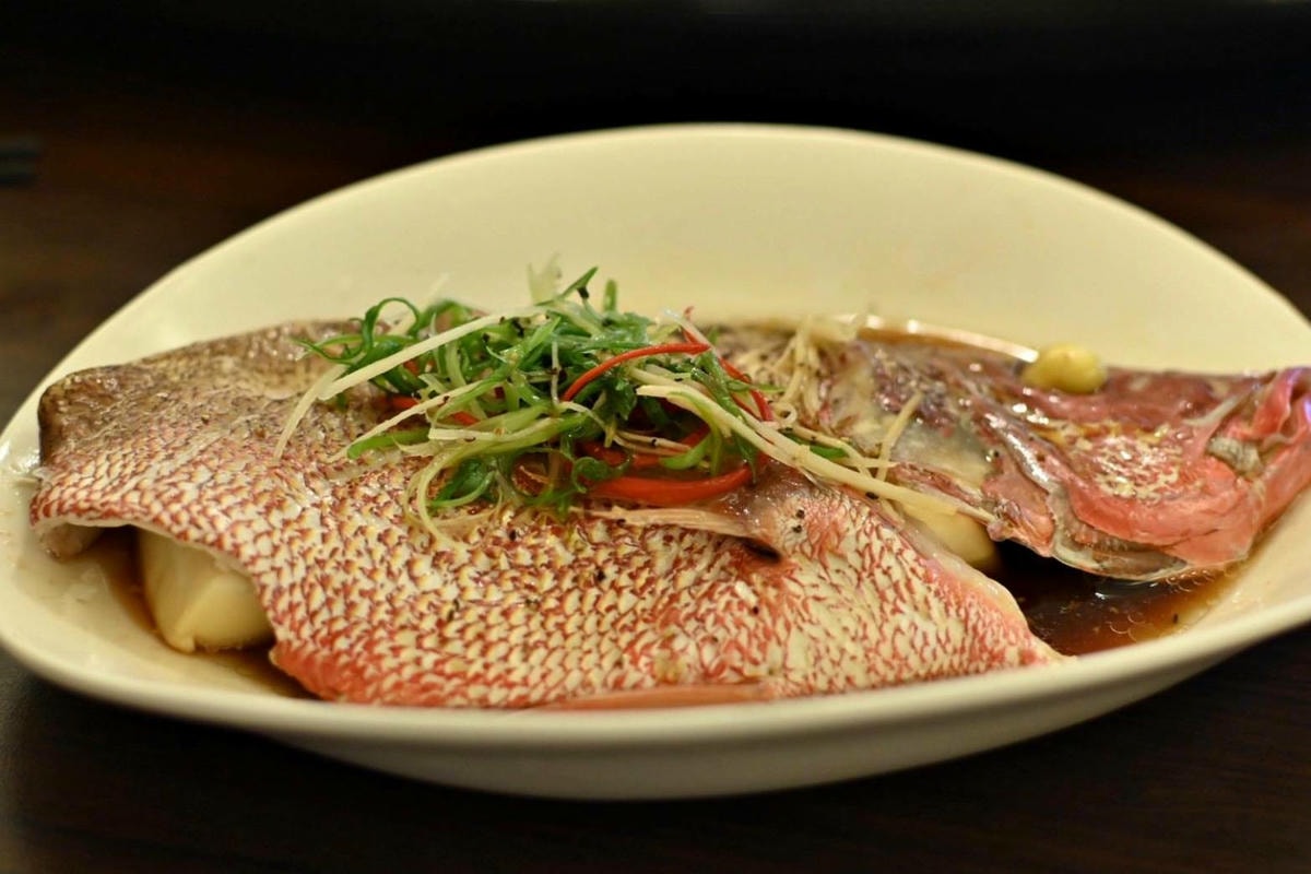 彰化縣埤頭鄉無菜單料理推薦｜燒味鮮私房菜無菜單料理｜主廚匠心手作海鮮豚物鮮蔬炊飯，搭配特調飲品私房美饌，創意饗宴讓人一試成主顧！