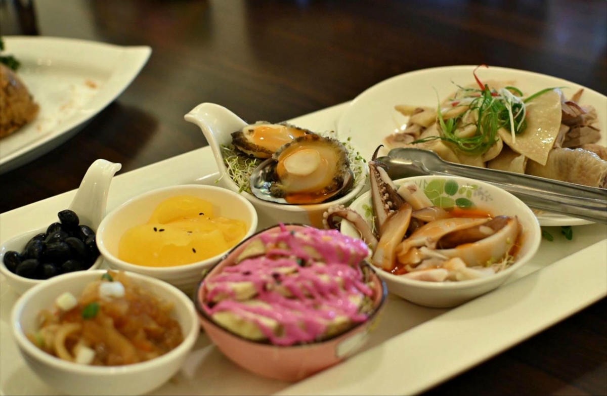 彰化縣埤頭鄉無菜單料理推薦｜燒味鮮私房菜無菜單料理｜主廚匠心手作海鮮豚物鮮蔬炊飯，搭配特調飲品私房美饌，創意饗宴讓人一試成主顧！