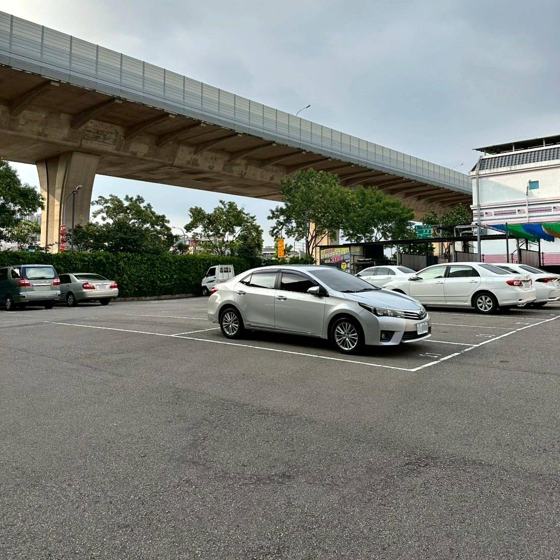 台中太平區住宿推薦｜挪威森林台中漫活館｜室內親子景點、步行1分鐘新光黃昏市場，舒適慢活旅行體驗！