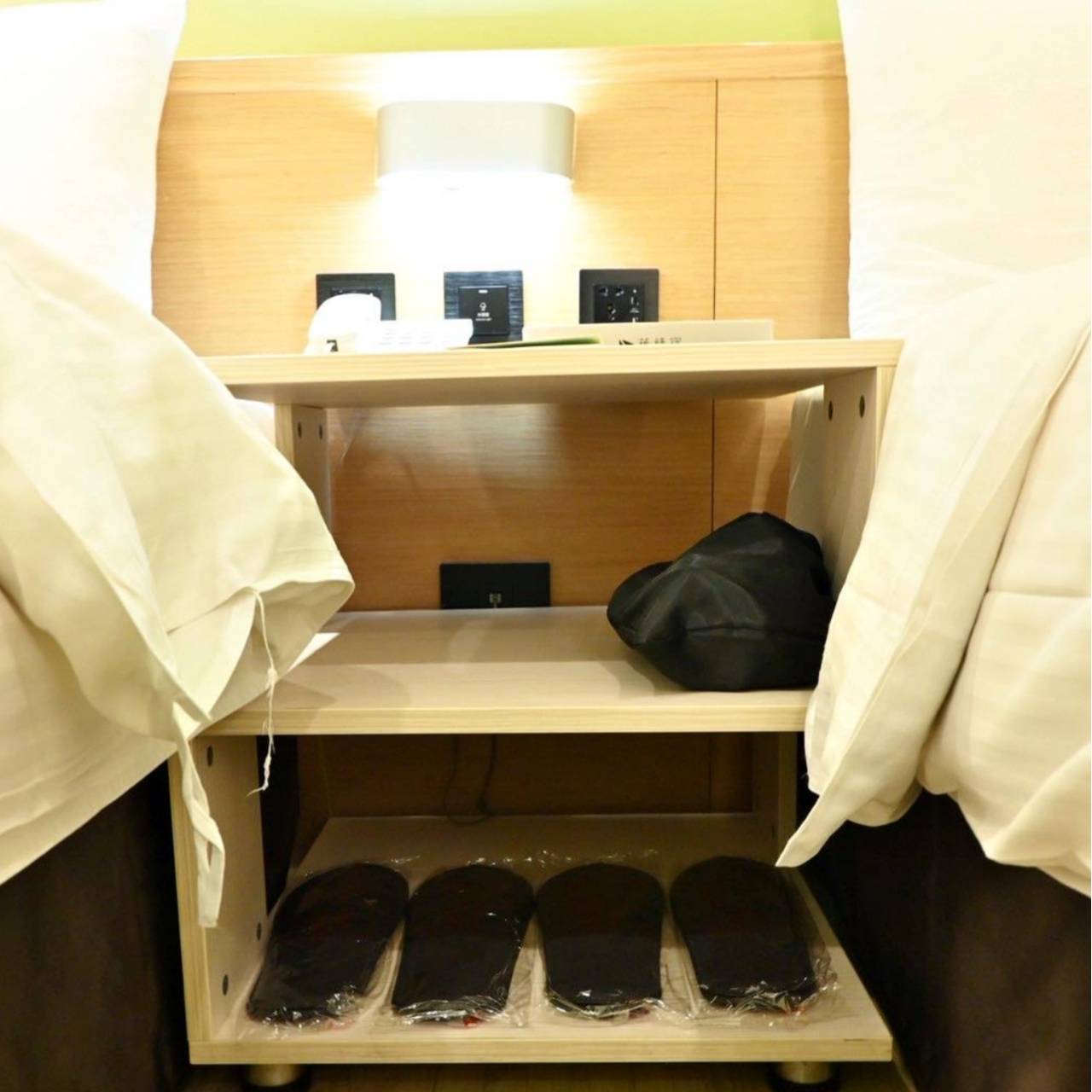 台中市西屯區住宿推薦｜台中逢甲住宿．葉綠宿旅館Green Hotel｜步行逢甲夜市，電梯豪華四人房一泊一食，逢甲吃喝玩樂、生活機能便利入住心得分享！