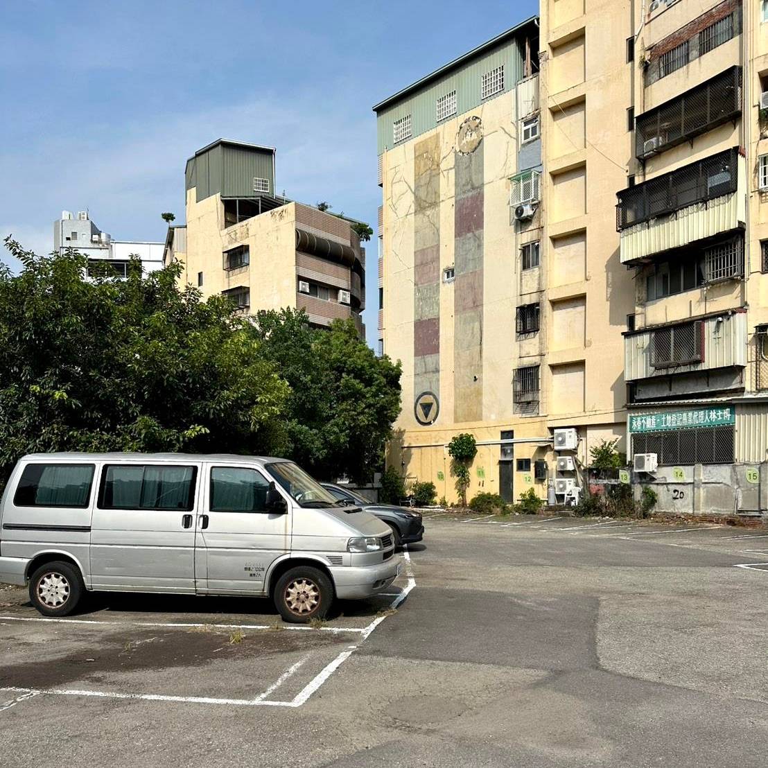 台中市西屯區住宿推薦｜台中逢甲住宿．葉綠宿旅館Green Hotel｜步行逢甲夜市，電梯豪華四人房一泊一食，逢甲吃喝玩樂、生活機能便利入住心得分享！