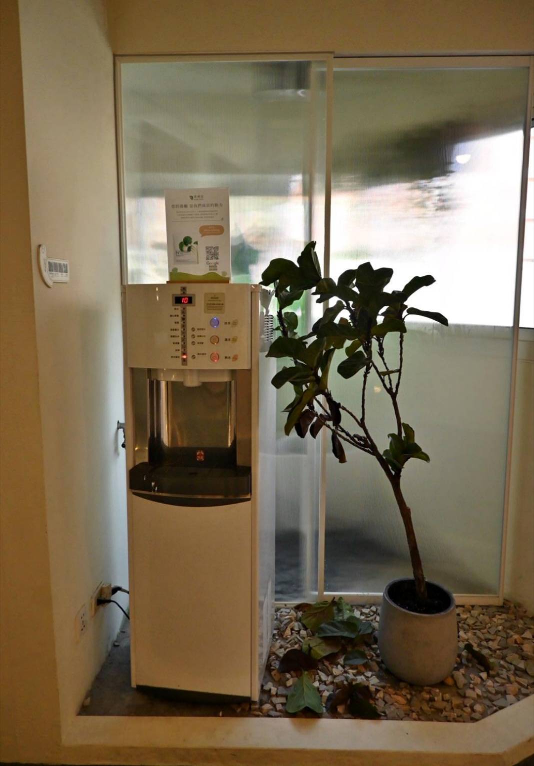 台中市西屯區住宿推薦｜台中逢甲住宿．葉綠宿旅館Green Hotel｜步行逢甲夜市，電梯豪華四人房一泊一食，逢甲吃喝玩樂、生活機能便利入住心得分享！