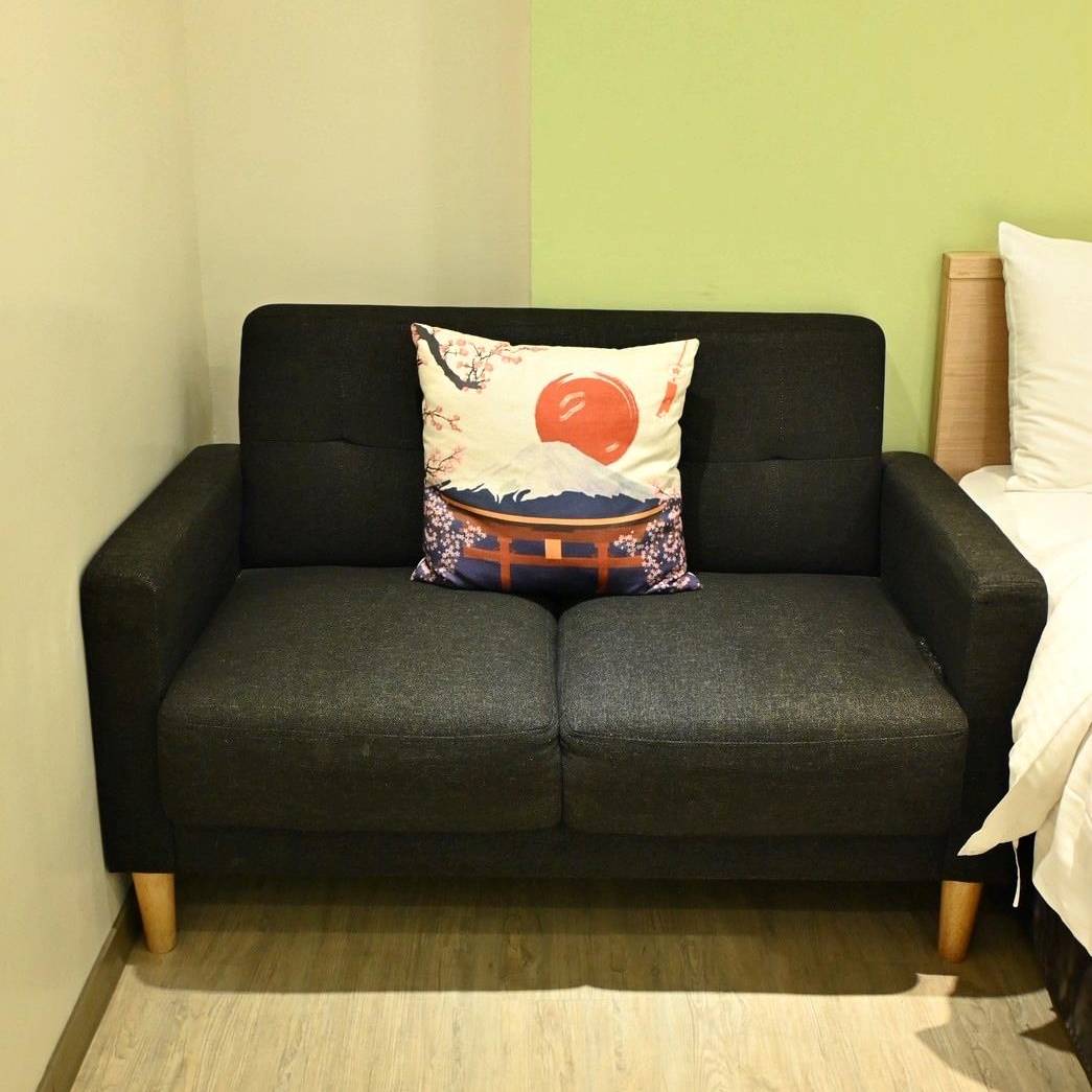 台中市西屯區住宿推薦｜台中逢甲住宿．葉綠宿旅館Green Hotel｜步行逢甲夜市，電梯豪華四人房一泊一食，逢甲吃喝玩樂、生活機能便利入住心得分享！