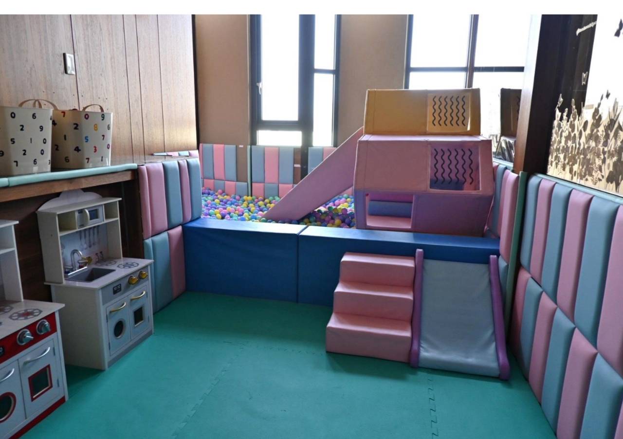 台中太平區住宿推薦｜挪威森林台中漫活館｜室內親子景點、步行1分鐘新光黃昏市場，舒適慢活旅行體驗！