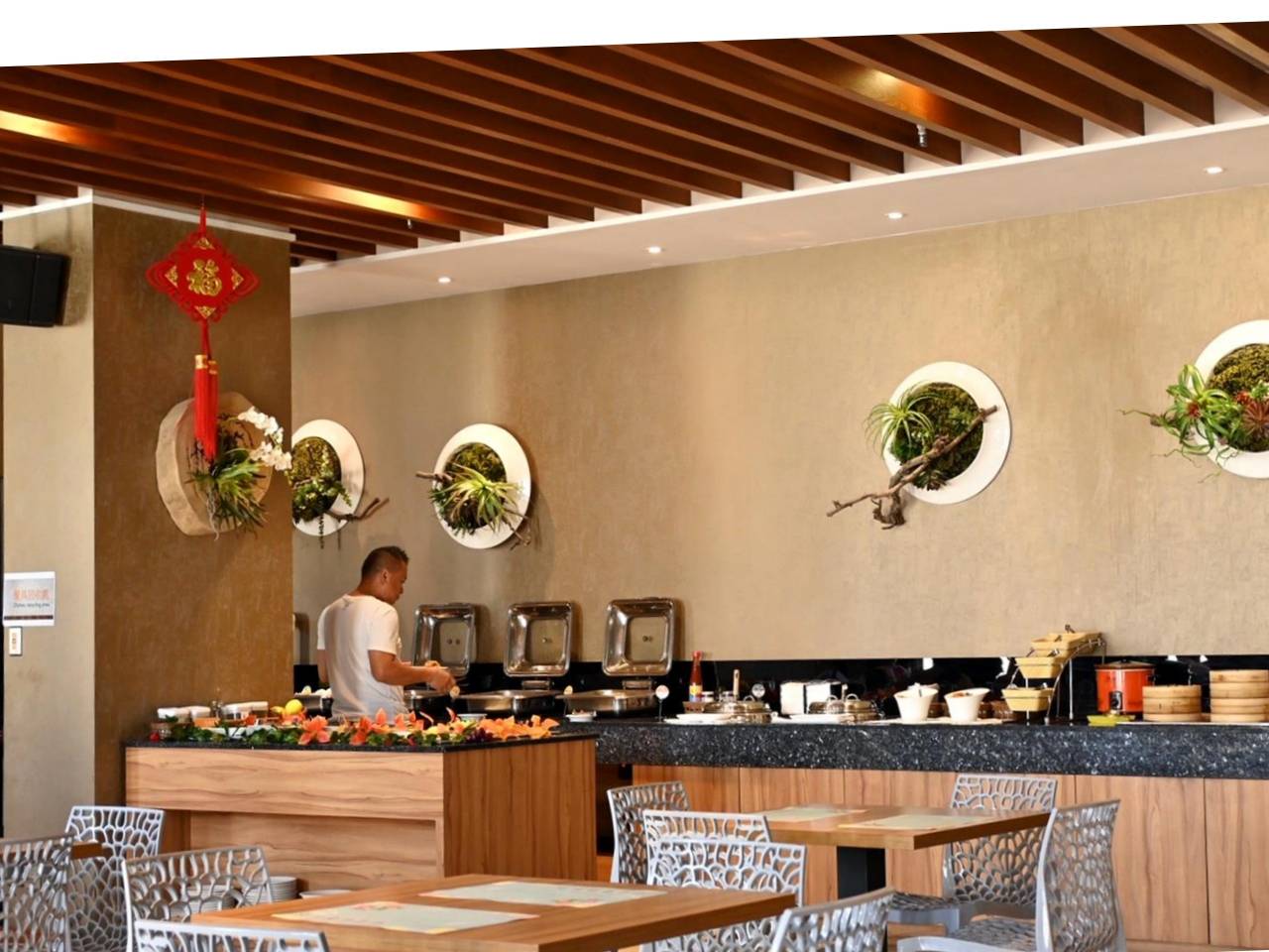 台中太平區住宿推薦｜挪威森林台中漫活館｜室內親子景點、步行1分鐘新光黃昏市場，舒適慢活旅行體驗！