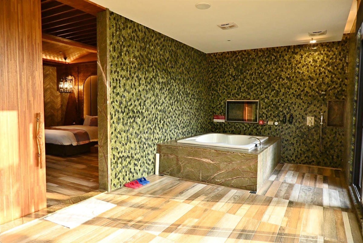 台中太平區住宿推薦｜挪威森林台中漫活館｜室內親子景點、步行1分鐘新光黃昏市場，舒適慢活旅行體驗！