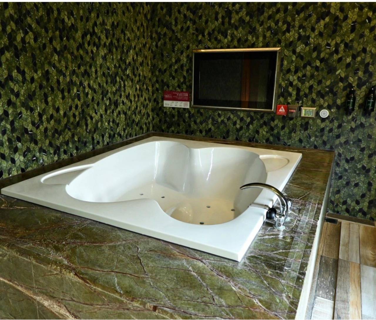 台中太平區住宿推薦｜挪威森林台中漫活館｜室內親子景點、步行1分鐘新光黃昏市場，舒適慢活旅行體驗！