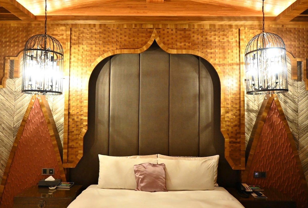 台中太平區住宿推薦｜挪威森林台中漫活館｜室內親子景點、步行1分鐘新光黃昏市場，舒適慢活旅行體驗！