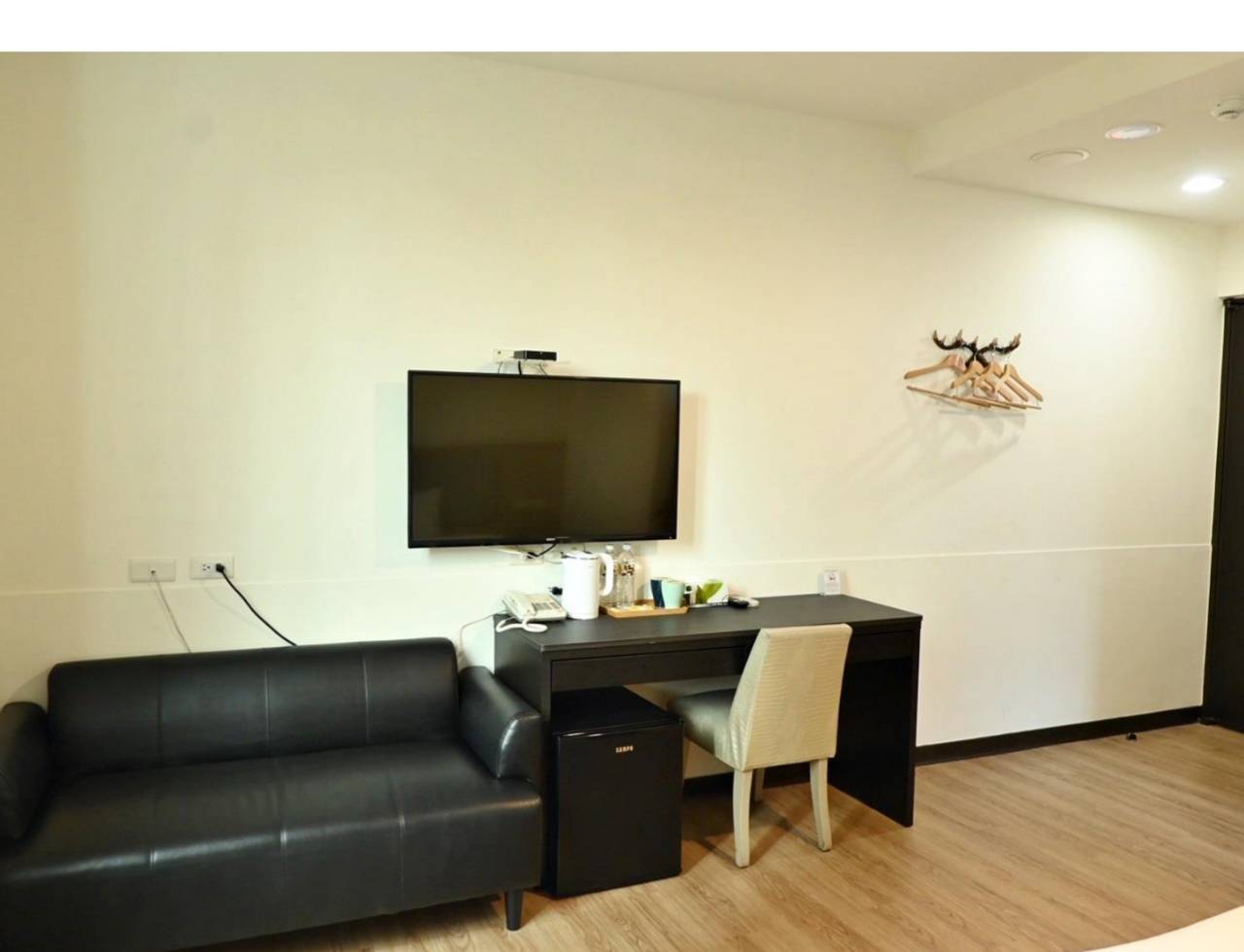 嘉義市東區住宿推薦｜偶然行旅｜鄰近文化路夜市的靜謐角落，免費咖啡飲品隨手暢飲，住宿開箱分享！