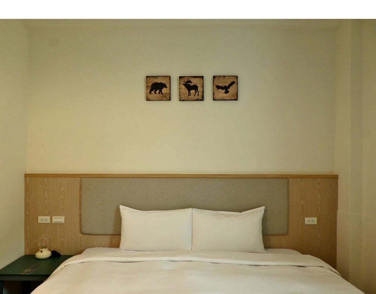 嘉義市東區住宿推薦｜偶然行旅｜鄰近文化路夜市的靜謐角落，免費咖啡飲品隨手暢飲，住宿開箱分享！