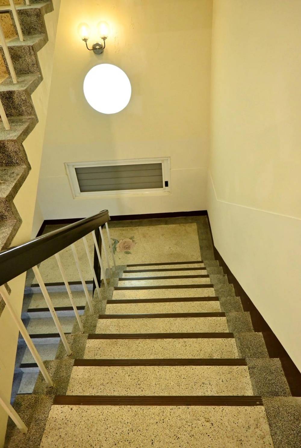 嘉義市東區住宿推薦｜偶然行旅｜鄰近文化路夜市的靜謐角落，免費咖啡飲品隨手暢飲，住宿開箱分享！