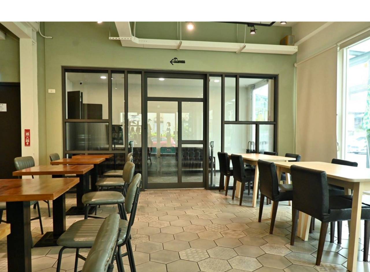 嘉義市東區住宿推薦｜偶然行旅｜鄰近文化路夜市的靜謐角落，免費咖啡飲品隨手暢飲，住宿開箱分享！