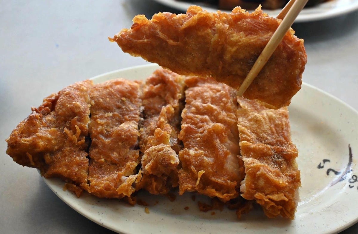 嘉義太保市銅板美食推薦｜幸福麵館｜必吃獨家秘醬滷味，滷肉飯、板條、比臉大雞排、肝連湯，暖心暖胃一試成主顧，嘉義宵夜小吃人氣愛店！