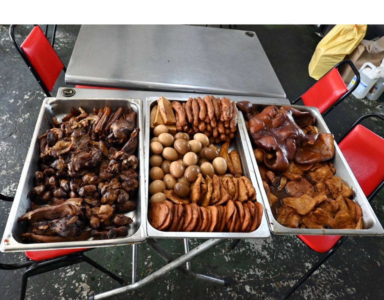 嘉義太保市銅板美食推薦｜幸福麵館｜必吃獨家秘醬滷味，滷肉飯、板條、比臉大雞排、肝連湯，暖心暖胃一試成主顧，嘉義宵夜小吃人氣愛店！