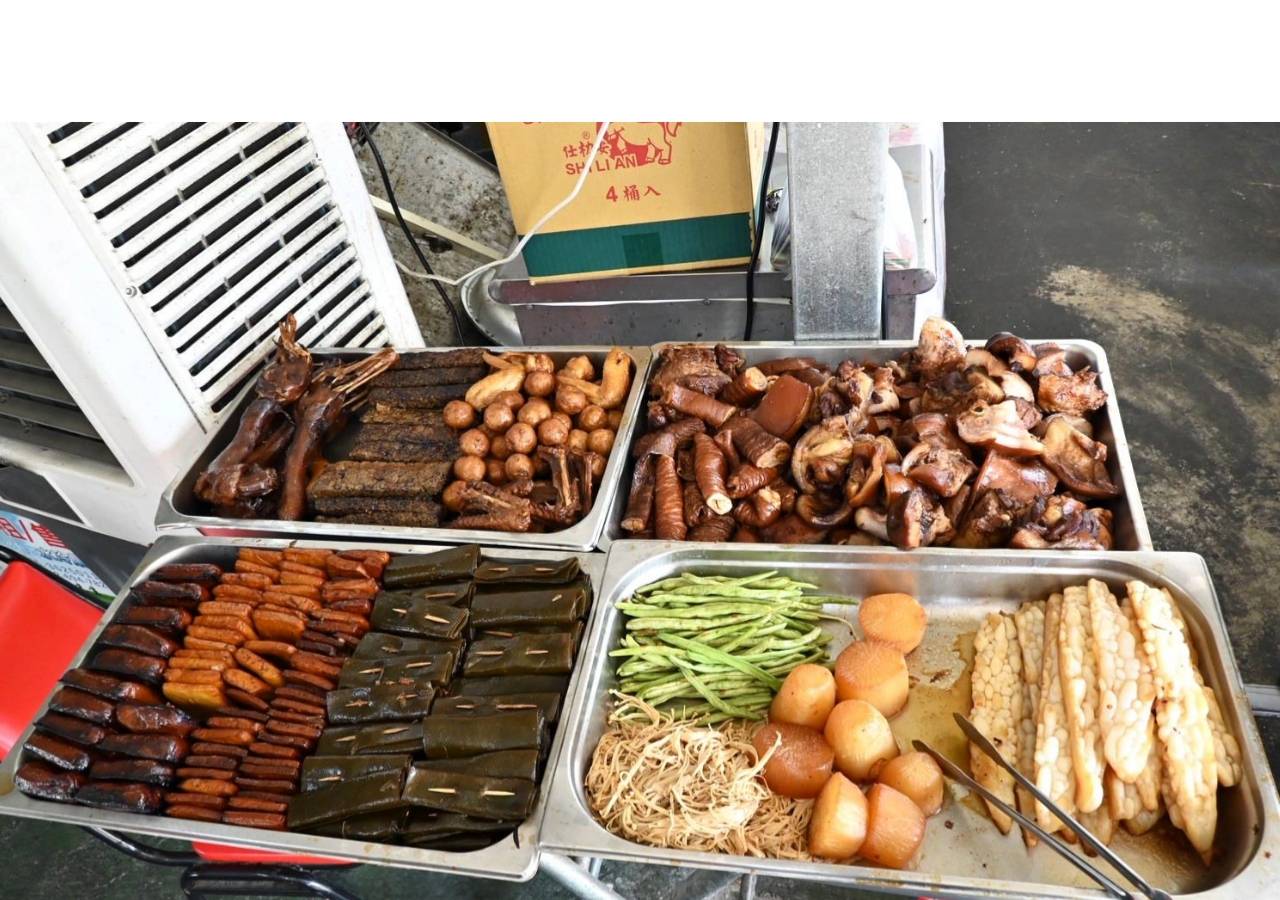 嘉義太保市銅板美食推薦｜幸福麵館｜必吃獨家秘醬滷味，滷肉飯、板條、比臉大雞排、肝連湯，暖心暖胃一試成主顧，嘉義宵夜小吃人氣愛店！