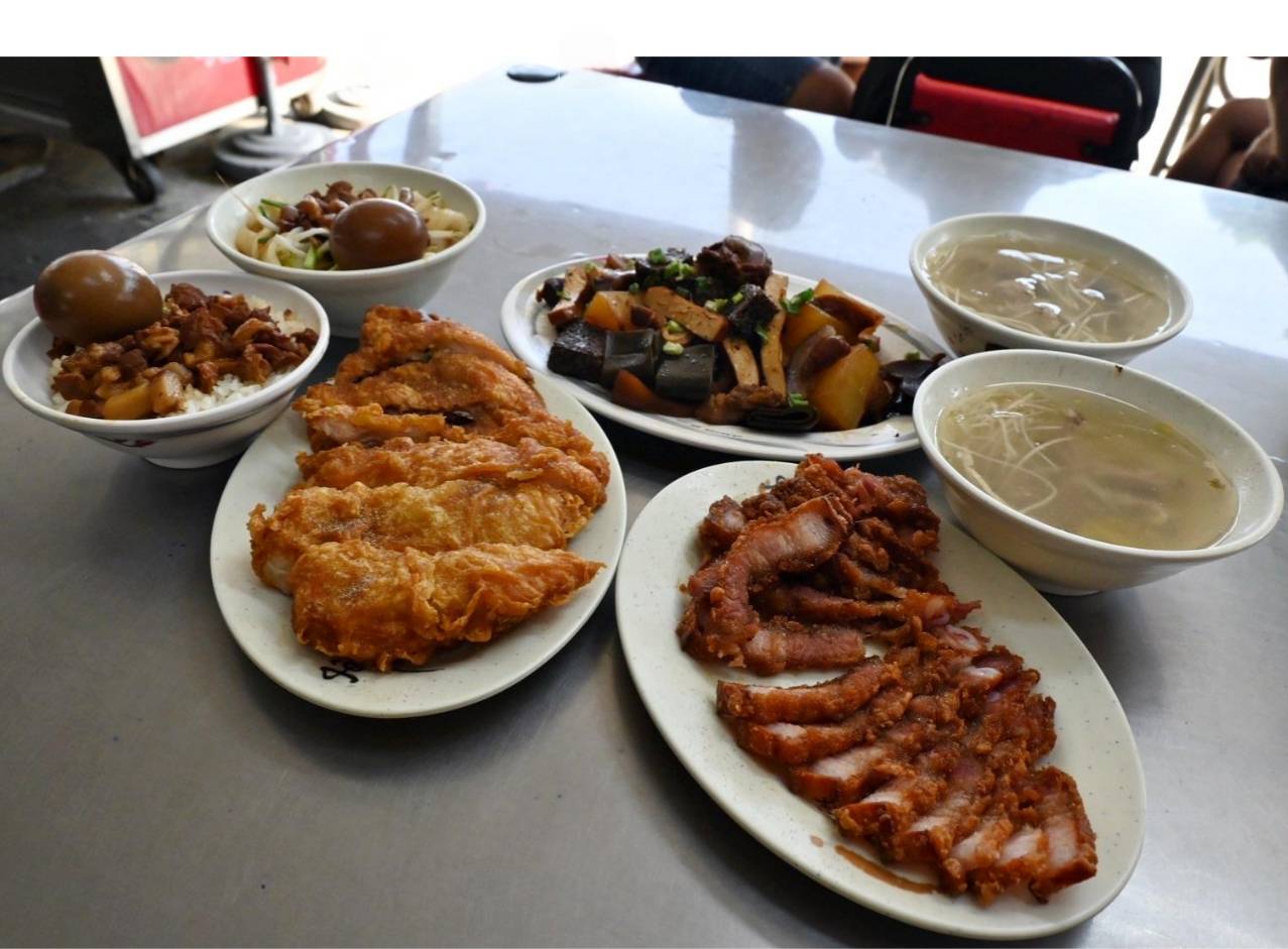 嘉義太保市銅板美食推薦｜幸福麵館｜必吃獨家秘醬滷味，滷肉飯、板條、比臉大雞排、肝連湯，暖心暖胃一試成主顧，嘉義宵夜小吃人氣愛店！