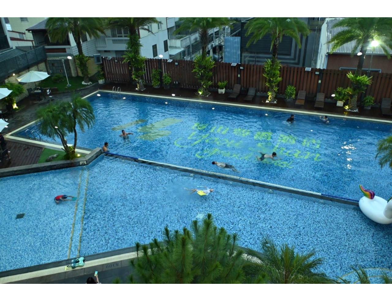 南投埔里住宿推薦｜承萬尊爵渡假酒店｜雲霧蒸騰山景環繞，豪華四人房一泊一食，埔里唯一星光池畔親子飯店入住心得！