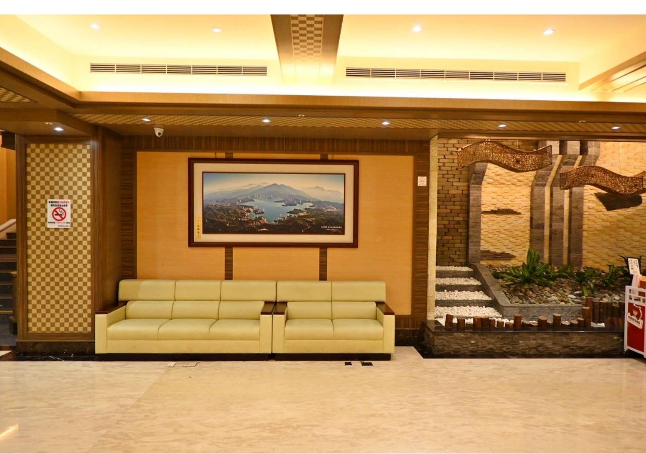 南投埔里住宿推薦｜承萬尊爵渡假酒店｜雲霧蒸騰山景環繞，豪華四人房一泊一食，埔里唯一星光池畔親子飯店入住心得！