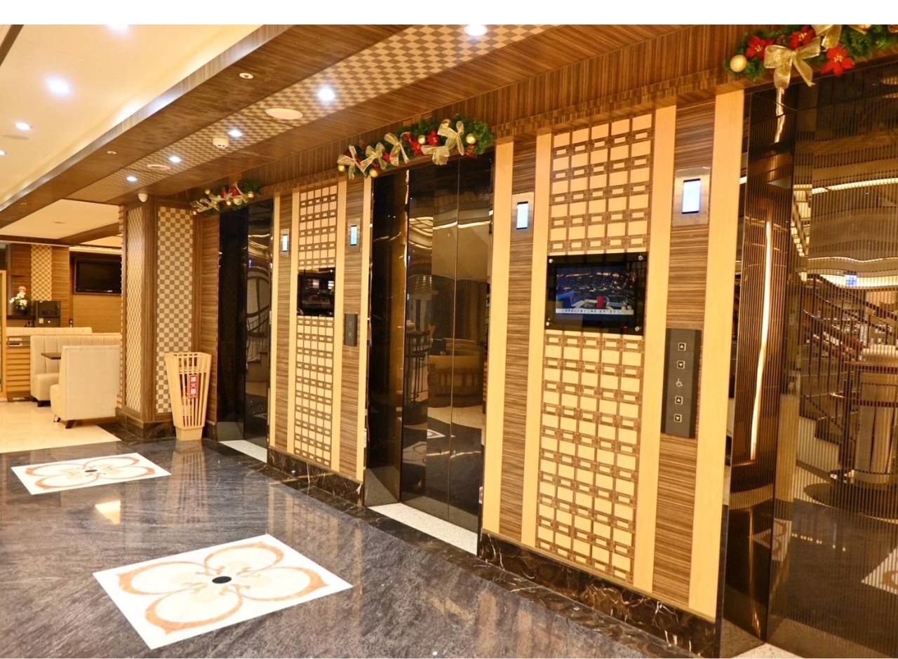 南投埔里住宿推薦｜承萬尊爵渡假酒店｜雲霧蒸騰山景環繞，豪華四人房一泊一食，埔里唯一星光池畔親子飯店入住心得！