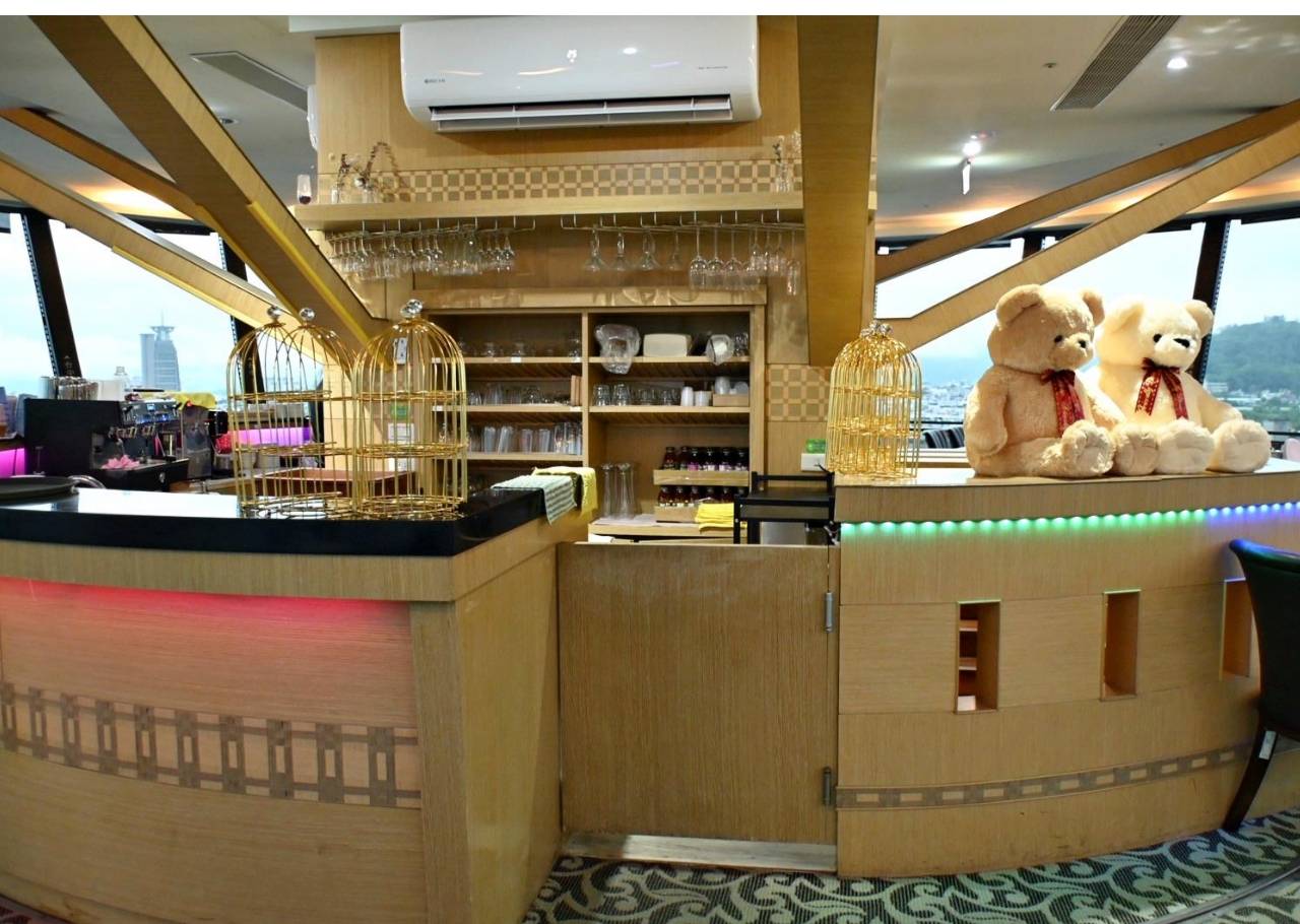 南投埔里住宿推薦｜承萬尊爵渡假酒店｜雲霧蒸騰山景環繞，豪華四人房一泊一食，埔里唯一星光池畔親子飯店入住心得！